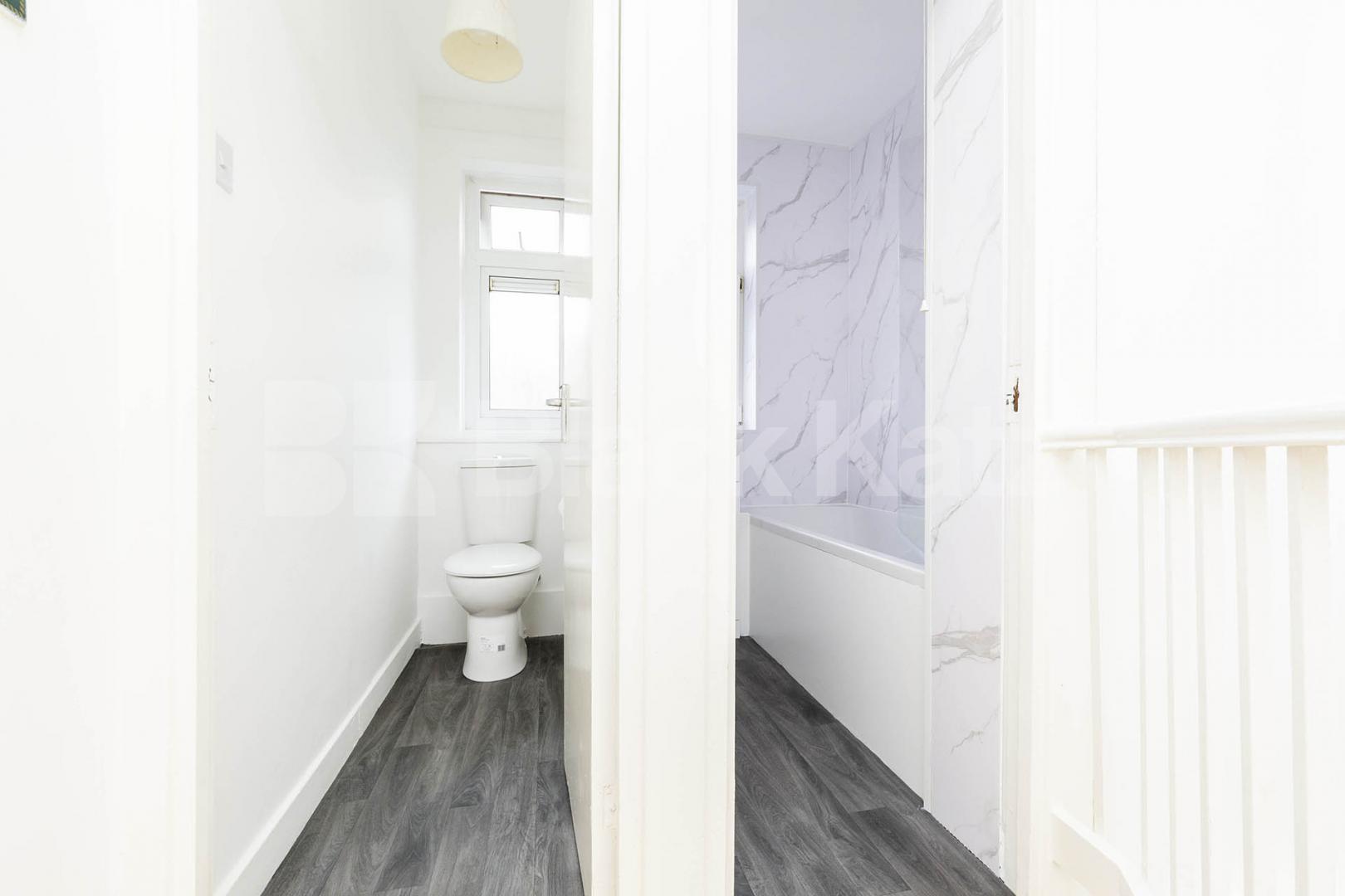 			NEW INSTRUCTION!, 4 Bedroom, 1 bath, 1 reception Flat			 Hilldrop Road, Tufnell Park